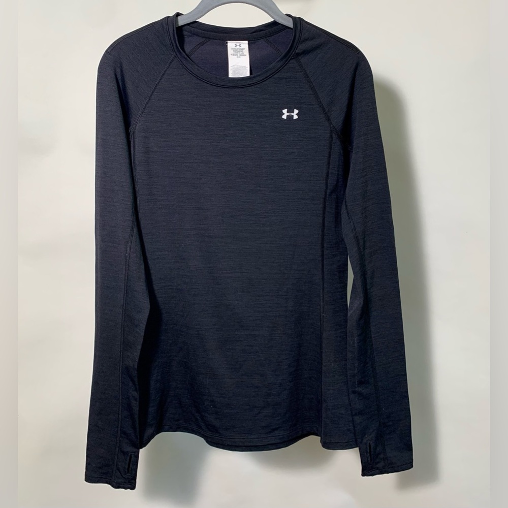 Black Under Armour long-sleeved wicking workout top, size Large